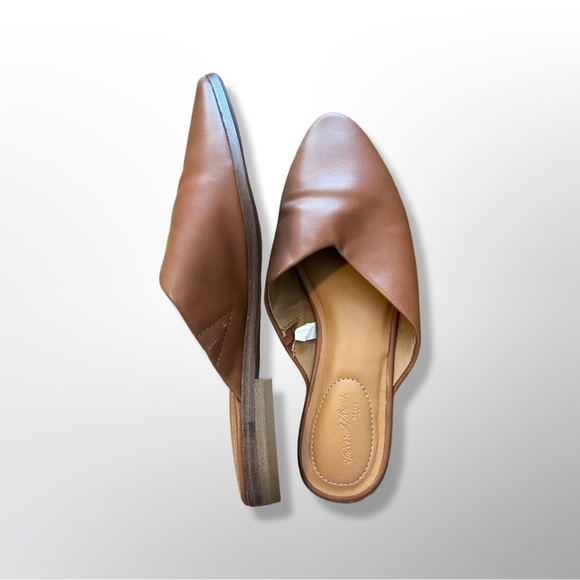 Universal Thread Brown Leather Slip On Flats, Size Women’s 6.5 - Picture 1 of 5